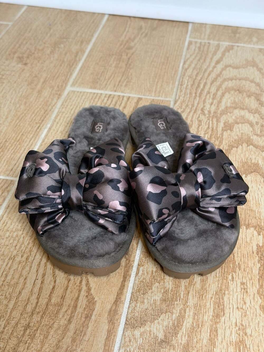 Brand NEW UGG Australia Lushette Leopard Puffer Genuine Shearling Slides Sz 8